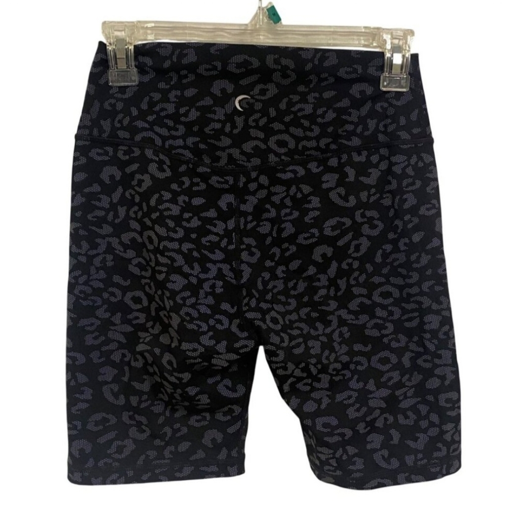 Zyia Active Reflective Black Leopard Hustle 7" Biker Shorts Size‎ L